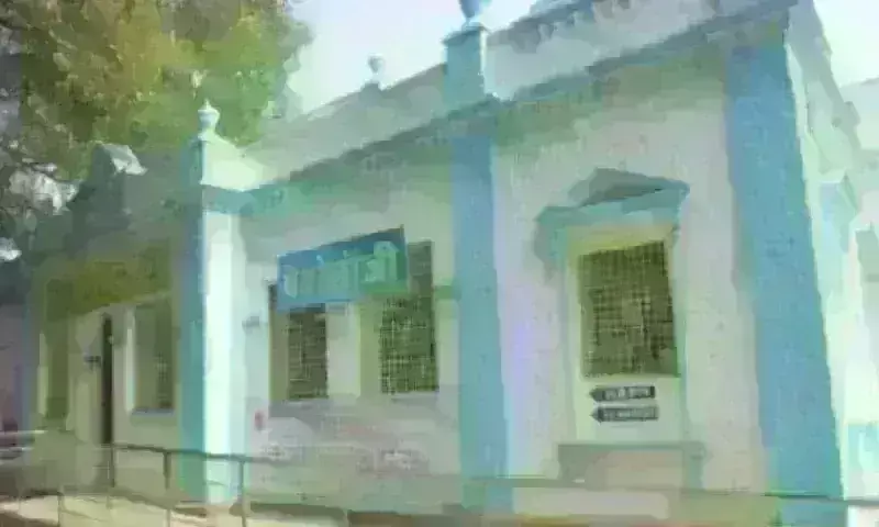 अमानवीयता: जिला अस्पताल में शव की बेकदरी, भीषण गर्मी में हुआ खराब