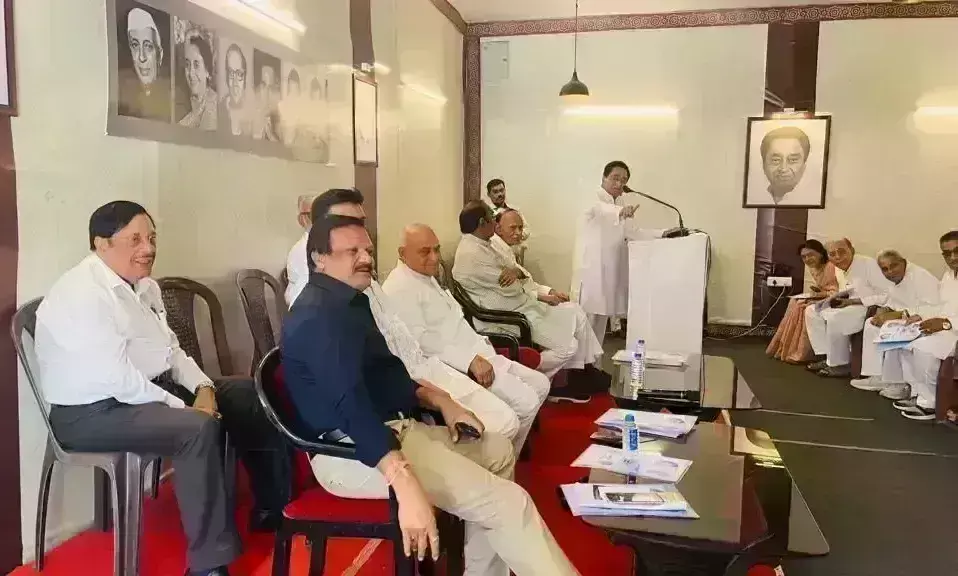 कांग्रेस ने मप्र की 15 सीटों पर घोषित किए महापौर प्रत्याशी, ग्वालियर से शोभा सिकरवार उम्मीदवार कांग्रेस ने मप्र की 15 सीटों पर घोषित किए महापौर प्रत्याशी, ग्वालियर से शोभा सिकरवार उम्मीदवार