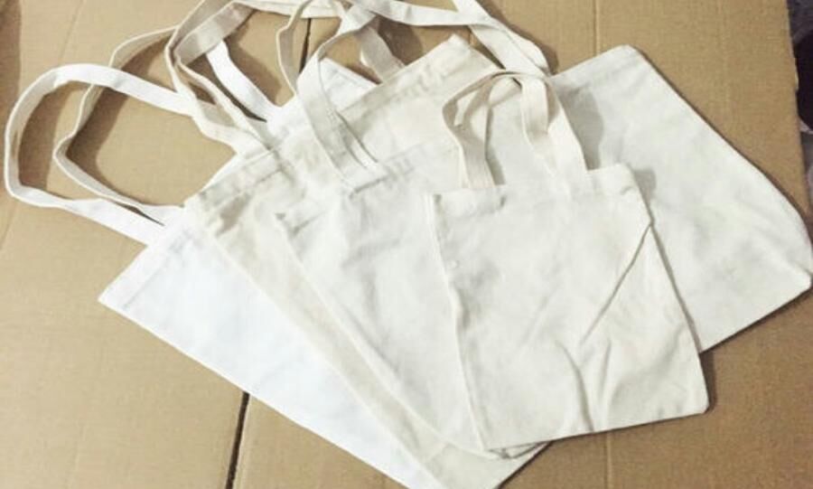 निगम की अनूठी पहल, शहर में लगाई वेंडिंग मशीन, सिक्का डालने पर निकलेगी कपड़े की थैली निगम की अनूठी पहल, शहर में लगाई वेंडिंग मशीन, सिक्का डालने पर निकलेगी कपड़े की थैली