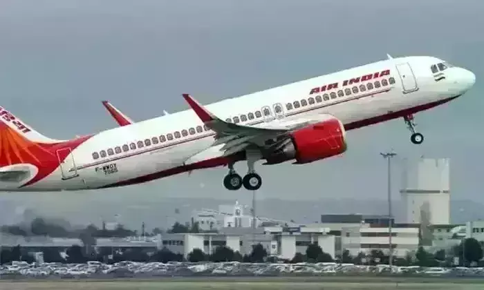 DGCA ने एयर इंडिया पर लगाया जुर्माना, कन्फर्म टिकट के बाद यात्रा ना करने देना पड़ा भारी DGCA ने एयर इंडिया पर लगाया जुर्माना, कन्फर्म टिकट के बाद यात्रा ना करने देना पड़ा भारी