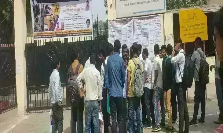 श्रम विभाग ने समय से पहले पूरा किया लक्ष्य, रोजगार मेले में युवाओं को मिली नौकरी