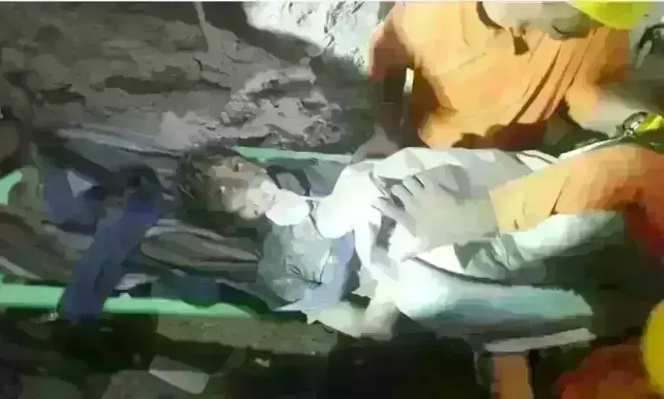 सफल हुआ रेस्क्यू ऑपरेशन, 105 घंटे बाद बोरवेल से बाहर आया राहुल, टनल से बनाई पहुंच