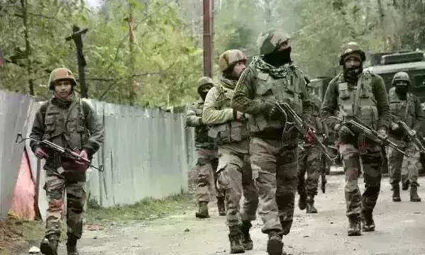 बैंक मैनेजर विक्रम कुमार की हत्या का ले लिया बदला, शोपियां एनकाउंटर में ढेर किया शूटर