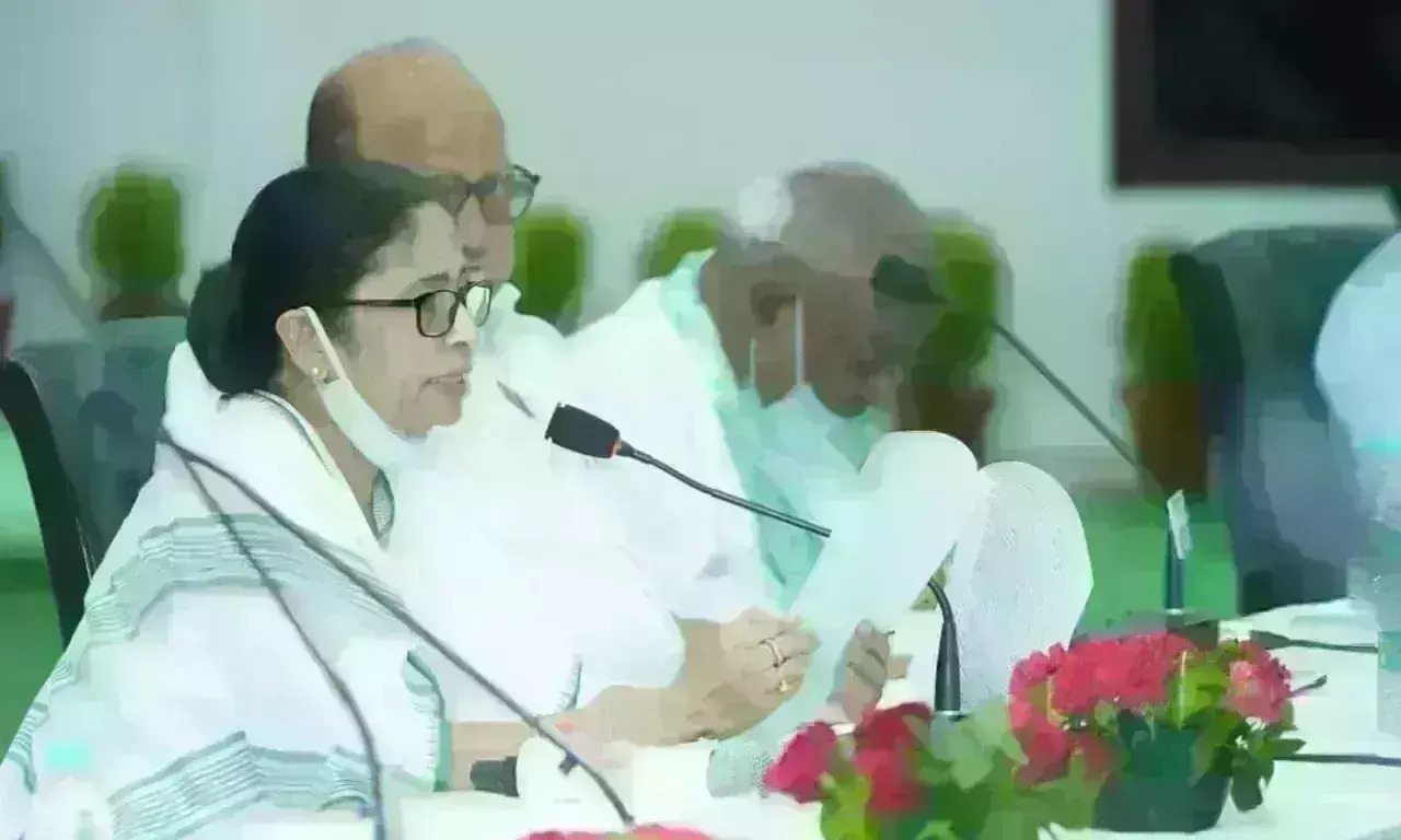 ममता बनर्जी की बैठक में शामिल हुए 16 दल, राष्ट्रपति पद के लिए सुझाया फारूक अब्दुल्ला और गोपाल गांधी का नाम ममता बनर्जी की बैठक में शामिल हुए 16 दल, राष्ट्रपति पद के लिए सुझाया फारूक अब्दुल्ला और गोपाल गांधी का नाम