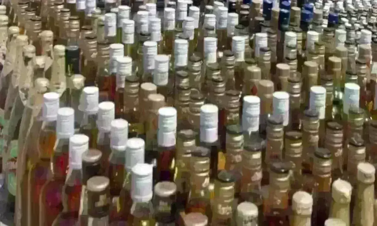 वोटरों को शराब बांटने की थी तैयारी, पंचायत चुनाव से पहले पकड़ी खेप