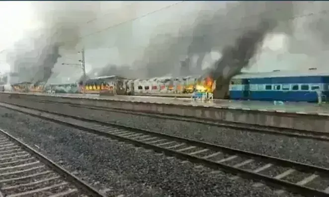 अग्निपथ की आग में झुलसी ट्रेनें, बिहार में फिर हुआ उपद्रव, डिप्टी सीएम के घर पर हमला