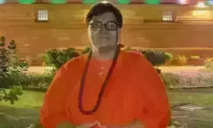 भाजपा सांसद को दाऊद की गैंग ने दी जान से मारने की धमकी, कहा- मुसलमानों पर जहर उगलना पडेगा भारी भाजपा सांसद को दाऊद की गैंग ने दी जान से मारने की धमकी, कहा- मुसलमानों पर जहर उगलना पडेगा भारी