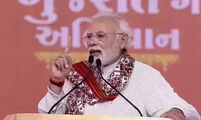 प्रधानमंत्री ने गुजरात को दी 21000 करोड़ की सौगात, कहा- विकास के लिए महिला सशक्तिकरण जरूरी