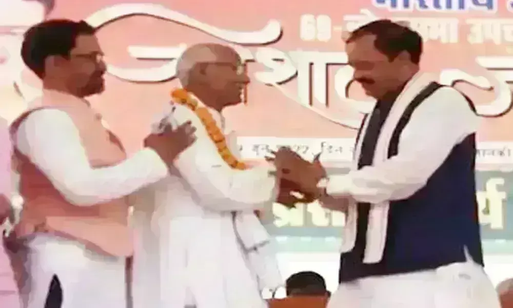 सपा के पूर्व विधायक कल्पनाथ भाजपा में शामिल, कभी सदन में रोए थे फुट-फुट कर