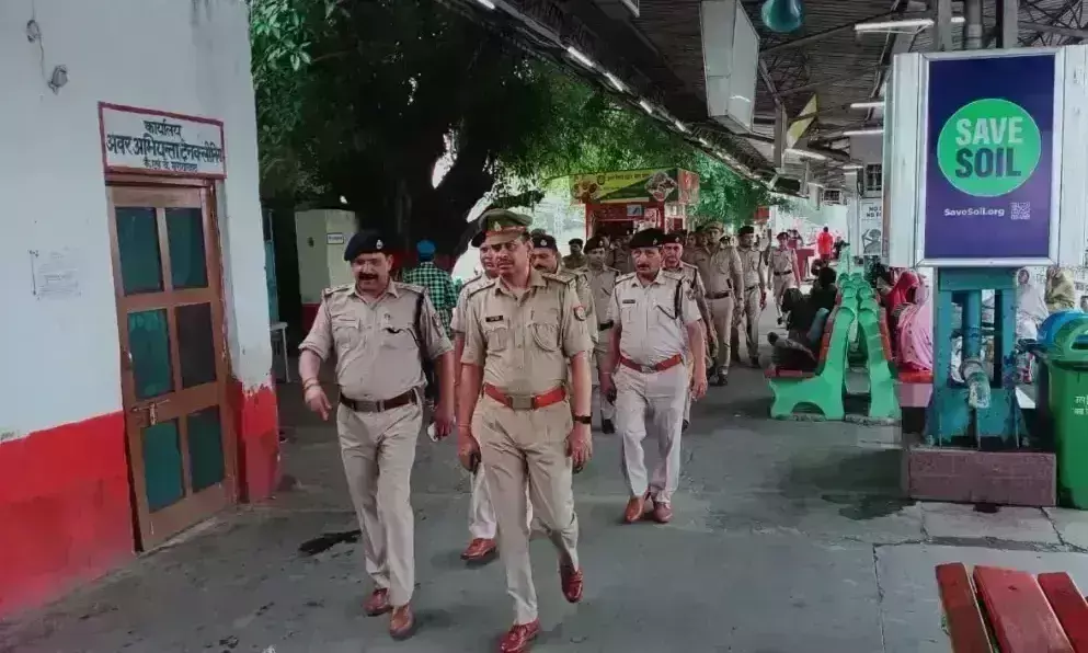उप्र में भारत बंद रहा बेअसर, सामान्य रूप से चले बाजार, पुलिस ने रखी नजर उप्र में भारत बंद रहा बेअसर, सामान्य रूप से चले बाजार, पुलिस ने रखी नजर