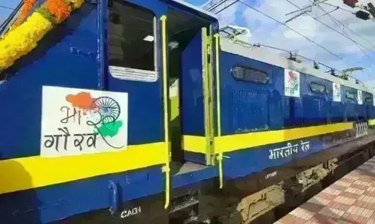 रेल मंत्री ने दिखाई देश की पहली प्राइवेट ट्रेन को हरी झंडी, जानिए क्या है खासियत