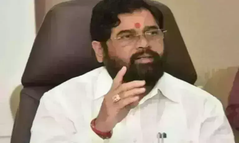 बागी नेता एकनाथ शिंदे ने शिवसेना पर ठोका दावा, गोगावले को बनाया मुख्य सचेतक