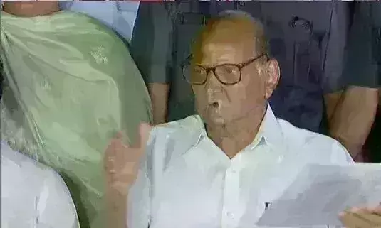 राउत के बयान से बढ़ी हलचल, पवार ने संभाला मोर्चा, बागी विधायकों को दी चेतावनी