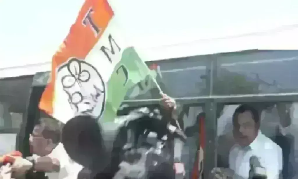 गुवाहाटी में होटल के बाहर टीएमसी ने दिया धरना, संजय राउत का दावा- जल्द लौटेंगे 20 विधयक