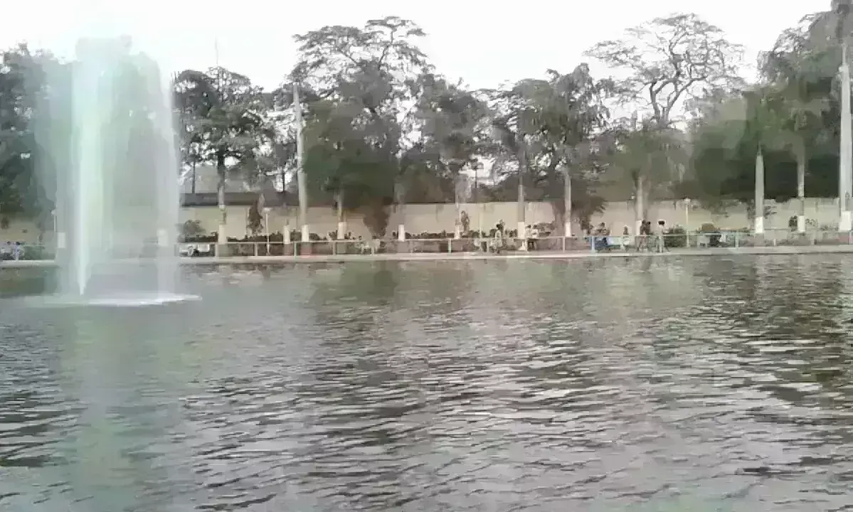 कटोराताल में पर्यटकों से टिकट के नाम पर वसूली, निगमायुक्त और सीईओं ने किया निरीक्षण