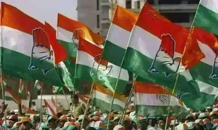 ग्वालियर में राजनीतिक दलों के बीच होर्डिंग वार, कांग्रेस बैनर-पोस्टर लगाने में सबसे आगे