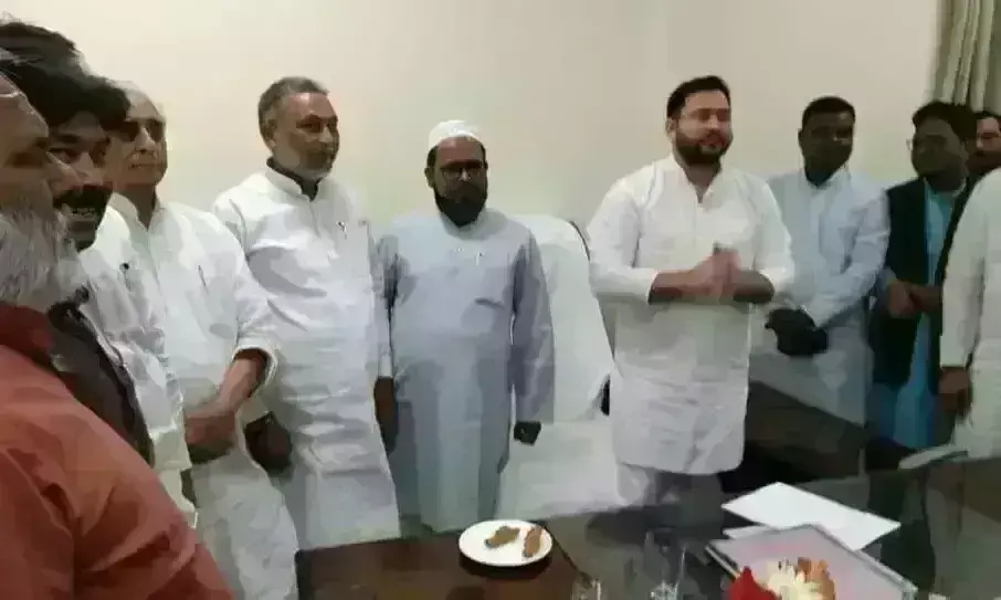 बिहार में असदुद्दीन ओवैसी को झटका, चार विधायक राजद में शामिल बिहार में असदुद्दीन ओवैसी को झटका, चार विधायक राजद में शामिल