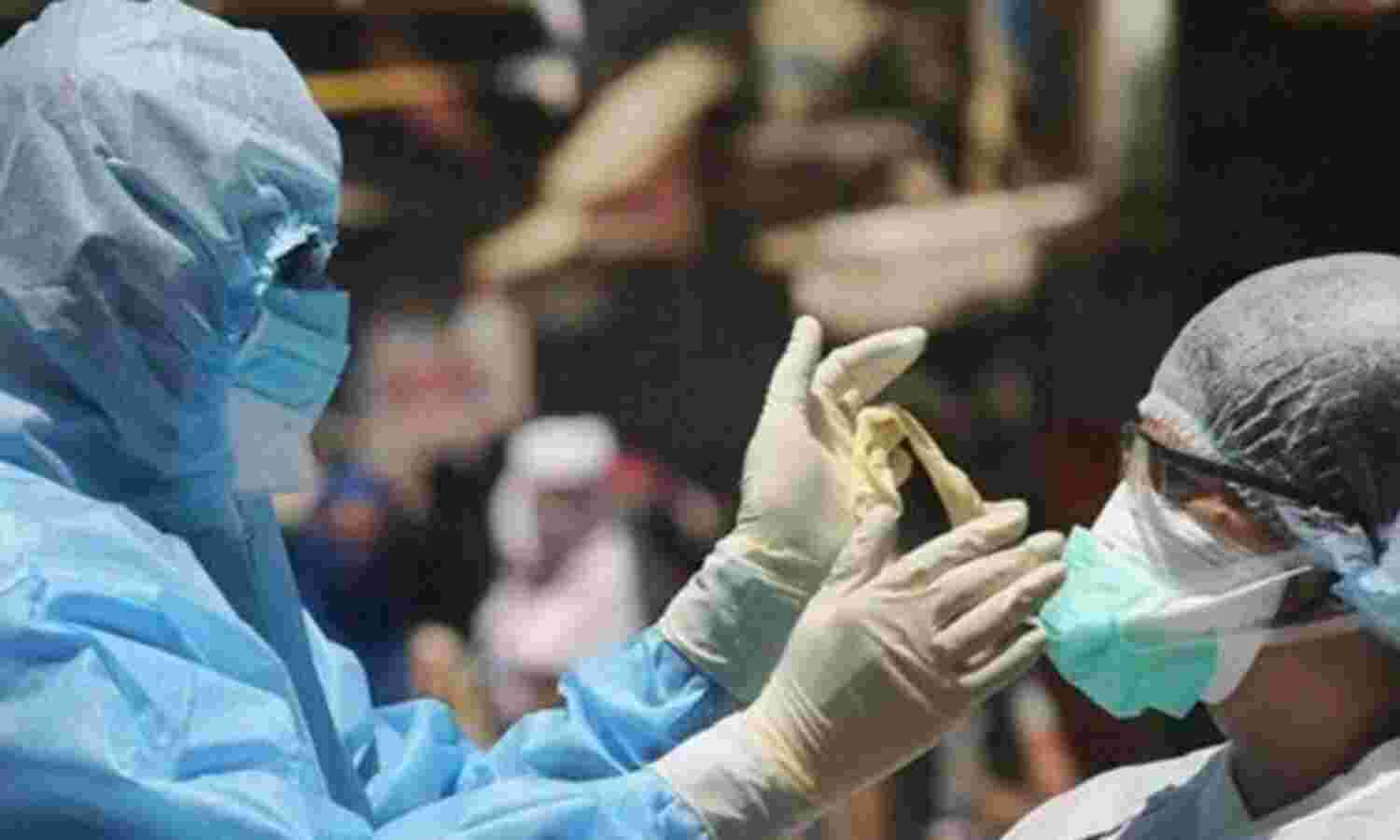 देश में बढ़ने लगी कोरोना की रफ्तार, 24 घंटों में 18,819 नए मरीज