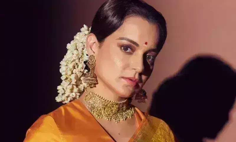 कंगना रनौत ने उद्धव ठाकरे पर कसा तंज, कहा- जो हनुमान चालीसा बैन करे उसे शिव भी नहीं बचा सकते कंगना रनौत ने उद्धव ठाकरे पर कसा तंज, कहा- जो हनुमान चालीसा बैन करे उसे शिव भी नहीं बचा सकते