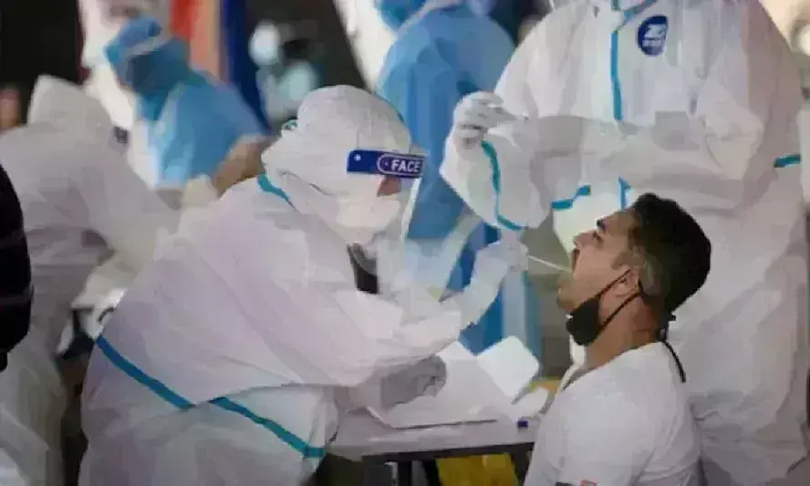 फिर डराने लगा कोरोना, 24 घंटों में 19 मरीजों की मौत, 13,086 नए संक्रमित मिले