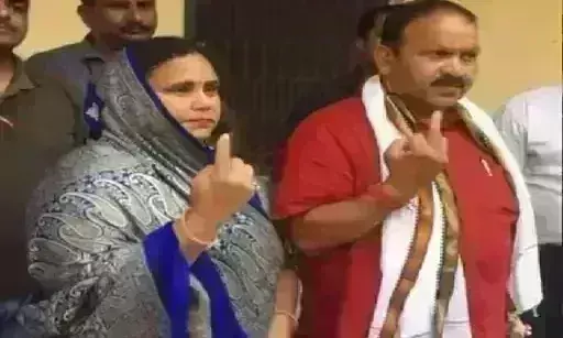 ग्वालियर में खिलेगा कमल या आएगा पंजा आज होगा तय, तीनों महापौर उम्मीदवार ने डाला वोट