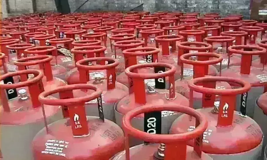 रसोई गैस की कीमतों में हुई वृद्धि, अब सिलेंडर खरीदने पर देने होंगे इतने...रूपए