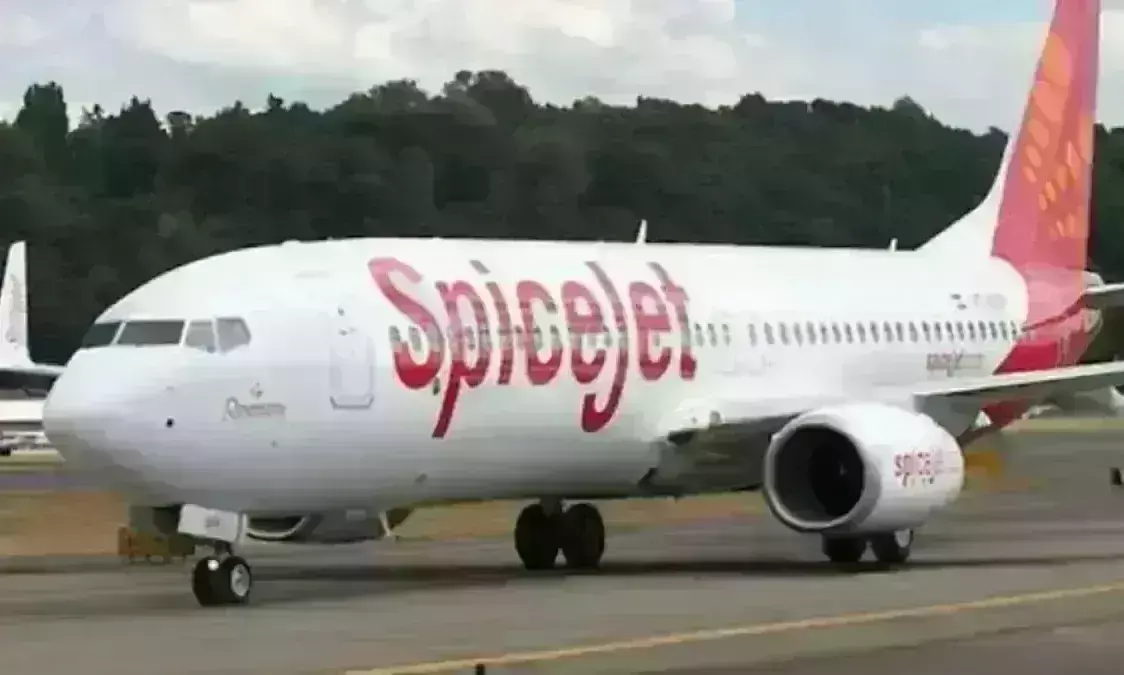 स्पाइसजेट की फ्लाइट में 18 दिन में 8 बार आई खराबी, DGCA ने जारी किया नोटिस