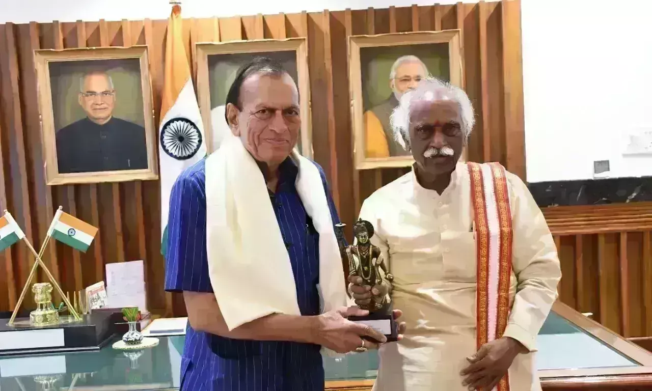 हरियाणा के राज्यपाल बंडारू दत्तात्रेय ने जादूगर सम्राट शंकर को किया सम्मानित