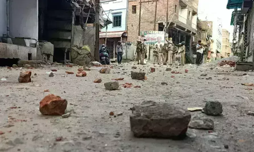 दिल्ली के जहांगीरपुरी में फिर हुई पत्थरबाजी, बदमाशों ने फायरिंग कर फैलाई सनसनी
