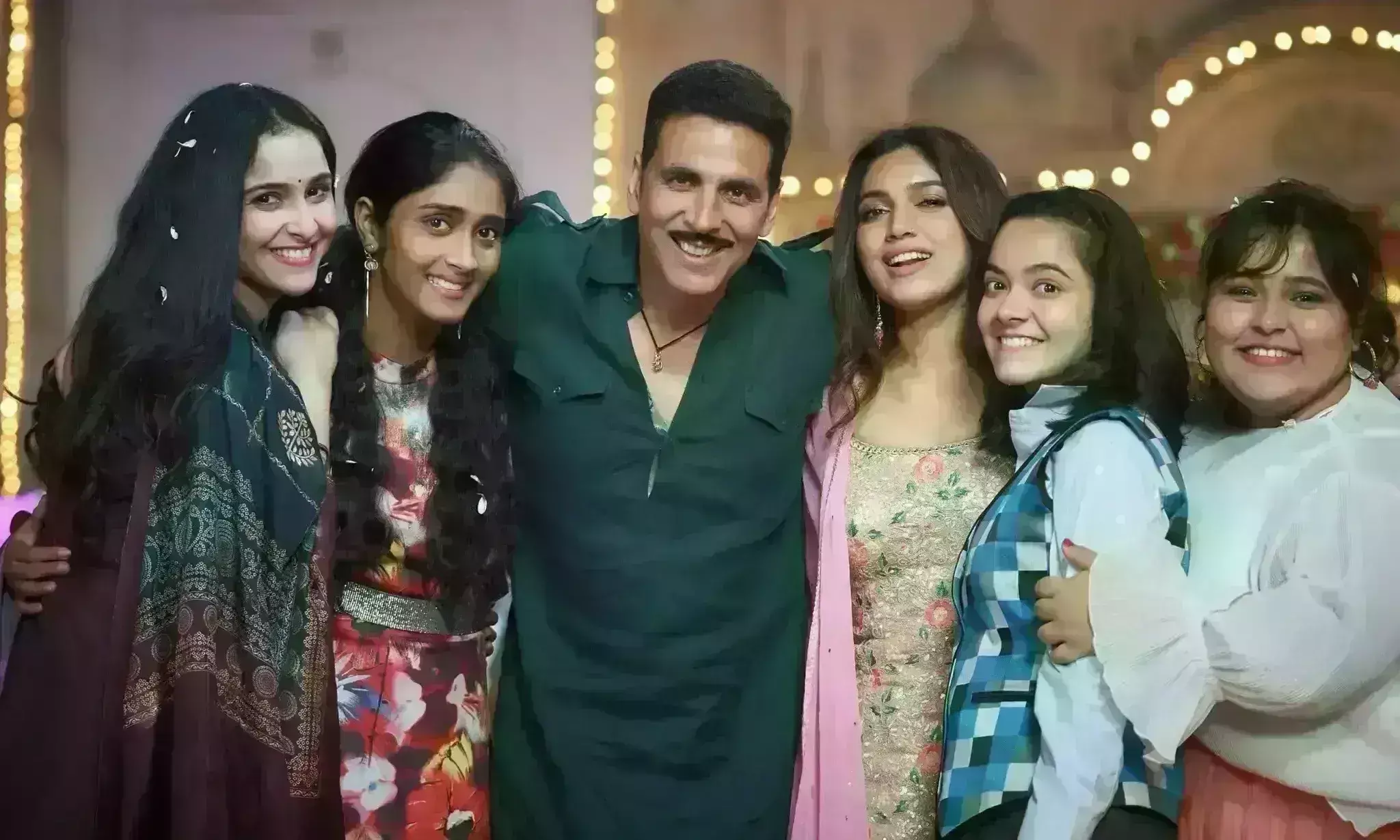 अक्षय कुमार ने फिल्म के सेट से शेयर की तस्वीरें, अगस्त में रिलीज होगी रक्षाबंधन अक्षय कुमार ने फिल्म के सेट से शेयर की तस्वीरें, अगस्त में रिलीज होगी रक्षाबंधन