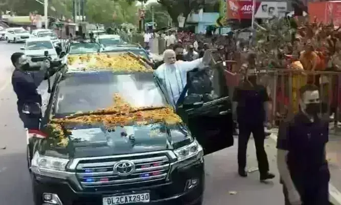बाबा बैद्यनाथ की नगरी में मोदी का रोड शो, पूजन करने वाले देश के पहले प्रधानमंत्री