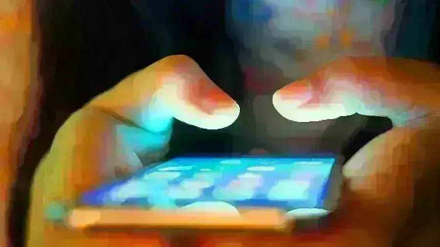 सोशल मीडिया की हिंसक अराजकता के लिए क़ानूनी लक्ष्मण रेखा