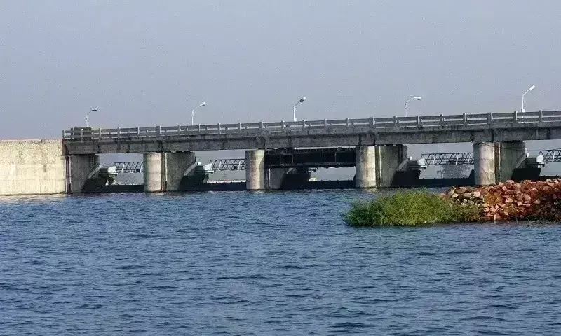 चुनाव के कारण अटकी तिघरा बांध की मरम्मत, 20 के बाद होगा निर्णय