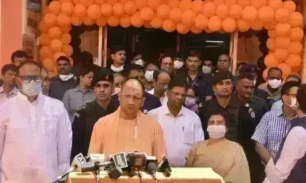 मुख्यमंत्री योगी ने शुरू किया बूस्टर डोज अभियान, 12 करोड़ लोगों को लगेगी फ्री वैक्सीन