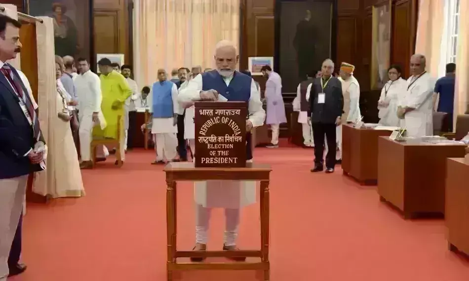 राष्ट्रपति चुनावः कांग्रेस-सपा-NCP के विधायकों ने द्रोपदी मुर्मू को दिया वोट, संसद में 99.21 प्रतिशत रहा मतदान