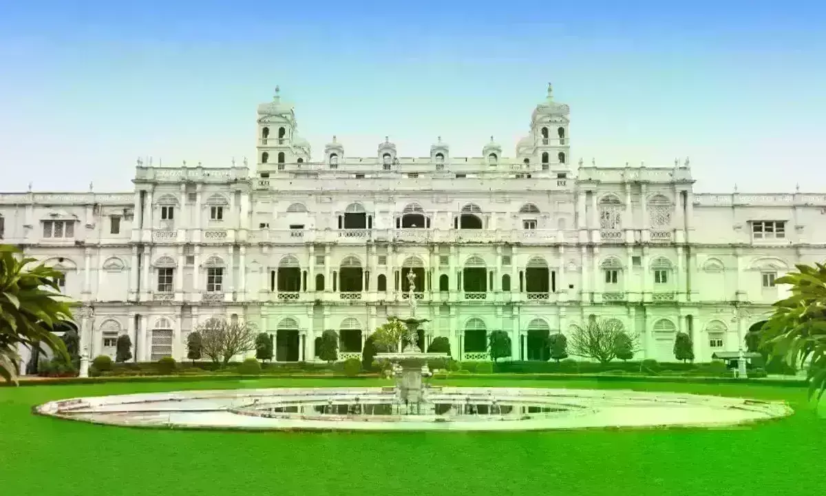 महल के साए से फिर दूर है महापौर