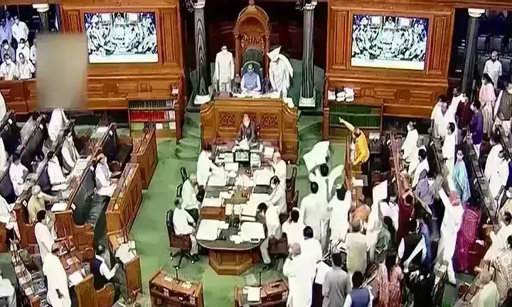 कांग्रेस ने संसद में किया हंगामा, नहीं हो सकी कार्रवाई, लोकसभा शुक्रवार तक स्थगित