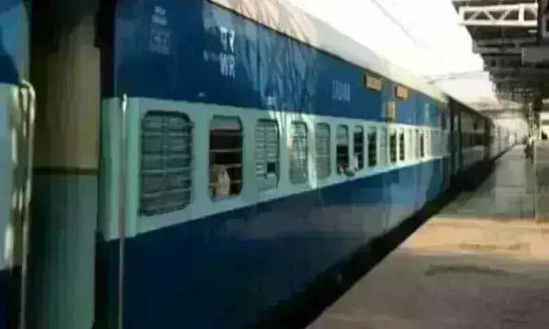 समता एक्सप्रेस में आई टिक-टिक की आवाज, यात्रियों में मचा हडक़ंप