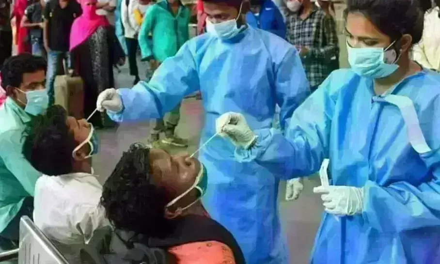 देश में फिर डराने लगा कोरोना, संक्रमण दर बढ़ी, 24 घंटों में 36 की मौत