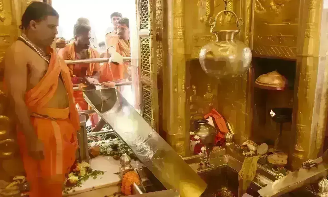 सावन शिवरात्रि पर काशी में उमड़ी श्रद्धालुओं की भीड़, हर-हर महादेव से गूंजा बाबा का धाम