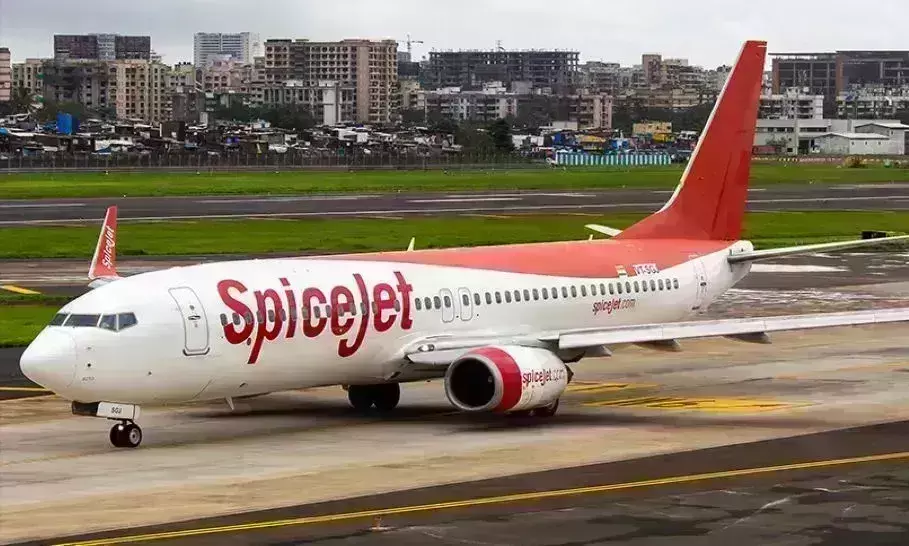 DGCA ने स्पाइसजेट पर की बड़ी कार्रवाई, 8 हफ्तों के लिए 50 प्रतिशत उड़ानों पर लगाई रोक