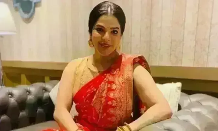 अर्पिता मुखर्जी की चार कारें गायब, बड़ी मात्रा में नकदी होने की आशंका, जांच में जुटी ईडी अर्पिता मुखर्जी की चार कारें गायब, बड़ी मात्रा में नकदी होने की आशंका, जांच में जुटी ईडी