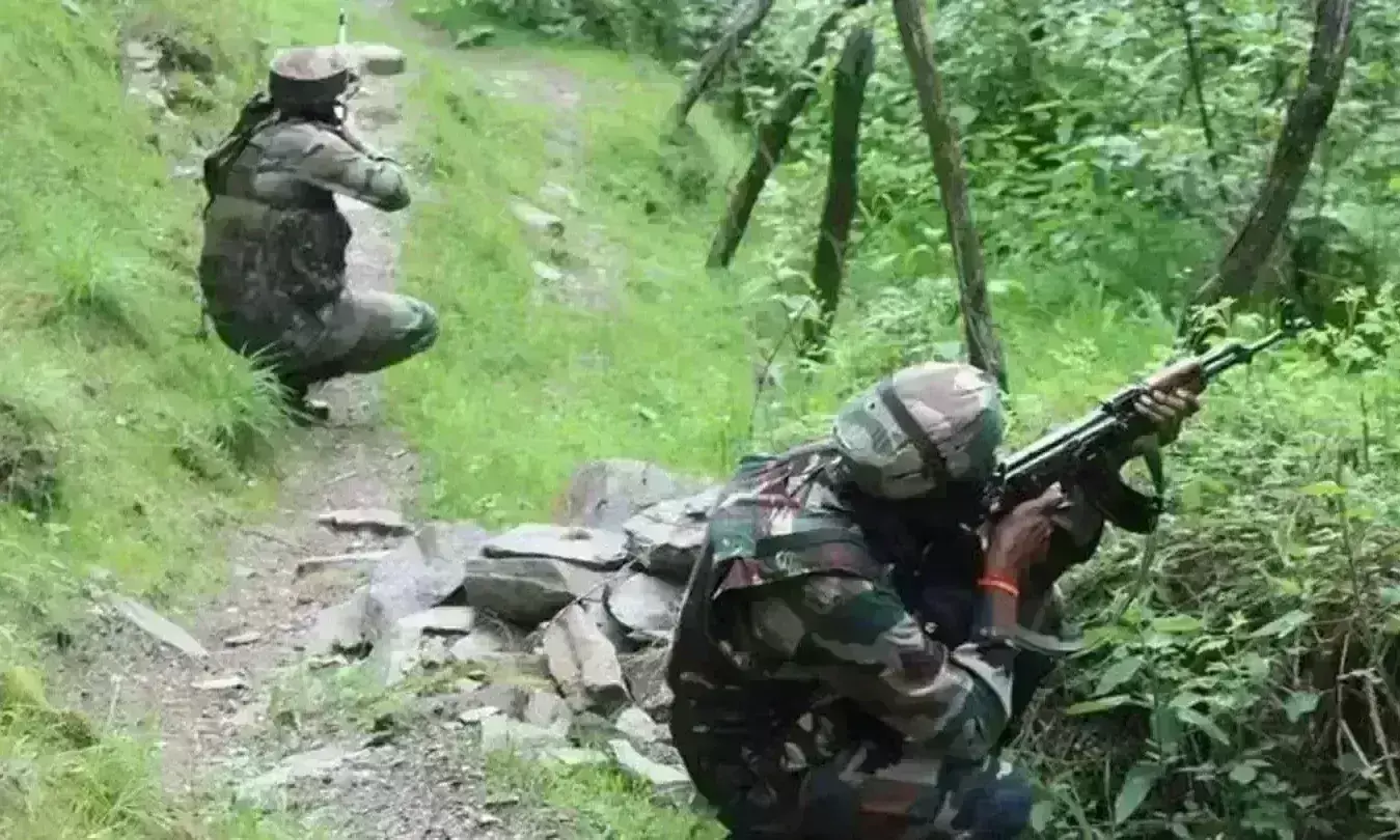 बारामुला में सुरक्षाबलों ने एक आतंकी किया ढेर, सेना के दो जवान और एक पुलिसकर्मी घायल