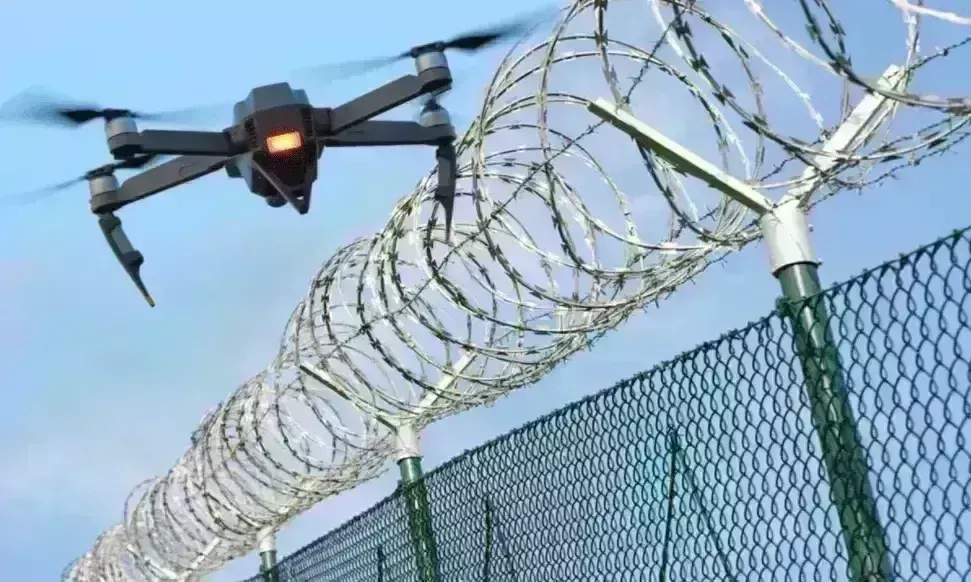 भारतीय सीमा में फिर घुसा पाकिस्तानी ड्रोन, BSF की फायरिंग के बाद वापसी भागा भारतीय सीमा में फिर घुसा पाकिस्तानी ड्रोन, BSF की फायरिंग के बाद वापसी भागा