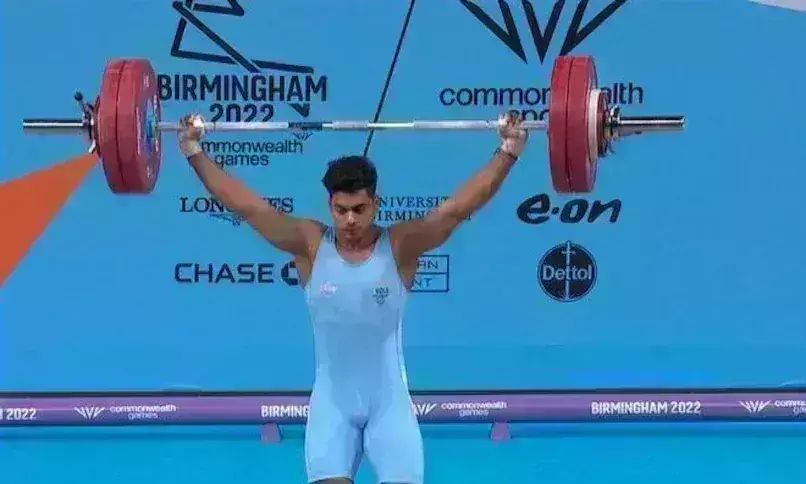 कॉमनवेल्थ गेम्स : वेटलिफ्टर अचिंता शुली ने भारत को दिलाया तीसरा गोल्ड मेडल