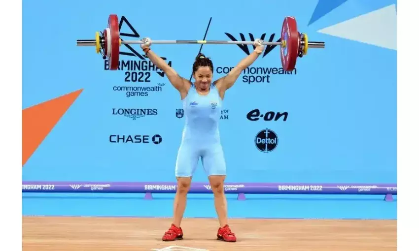 उभरते खिलाड़ियों के लिए प्रेरणादायी है मीराबाई चानू की सफलता