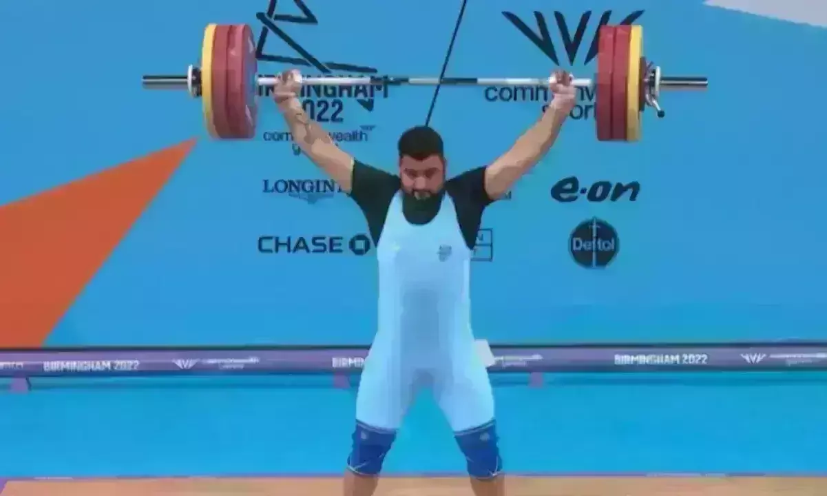 कॉमनवेल्थ गेम्स : वेटलिफ्टर लवप्रीत सिंह ने भारत को दिलाया 14वां पदक, जीता ब्रॉन्ज