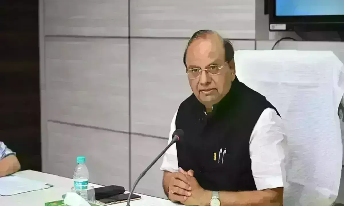 उपराज्यपाल ने की बड़ी कार्रवाई, आबकारी नीति बनाने वाले अधिकारियों को किया सस्पेंड उपराज्यपाल ने की बड़ी कार्रवाई, आबकारी नीति बनाने वाले अधिकारियों को किया सस्पेंड