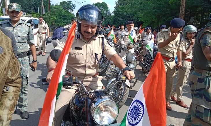 शान से निकली तिरंगा यात्रा की रैली, पुलिस के साथ वायुसेना व थलसेना के अधिकारी हुए शामिल