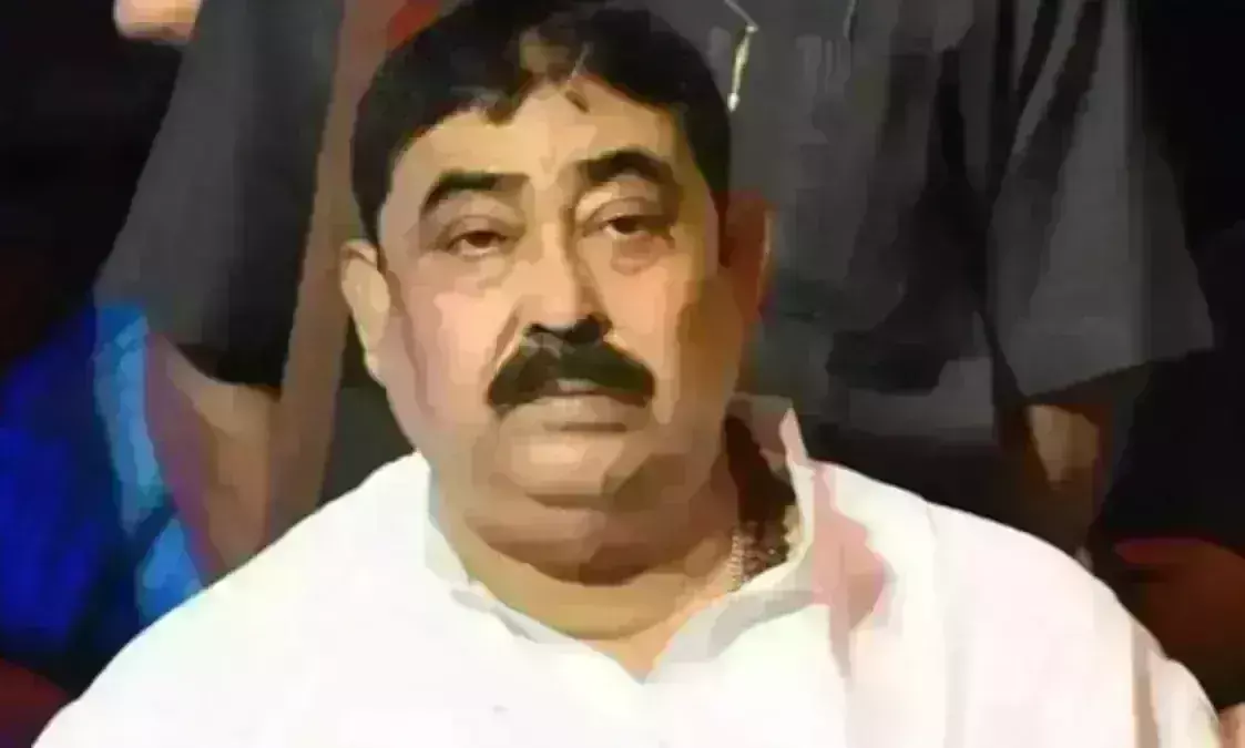 CBI ने टीएमसी नेता अणुव्रत मंडल को किया गिरफ्तार, मवेशी तस्करी मामले में की कार्रवाई CBI ने टीएमसी नेता अणुव्रत मंडल को किया गिरफ्तार, मवेशी तस्करी मामले में की कार्रवाई